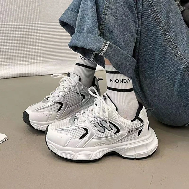 Chaussures de sport classiques décontractées pour femmes, chaussures de sport d'extérieur antidérapantes, à la mode, marque de luxe, 2025