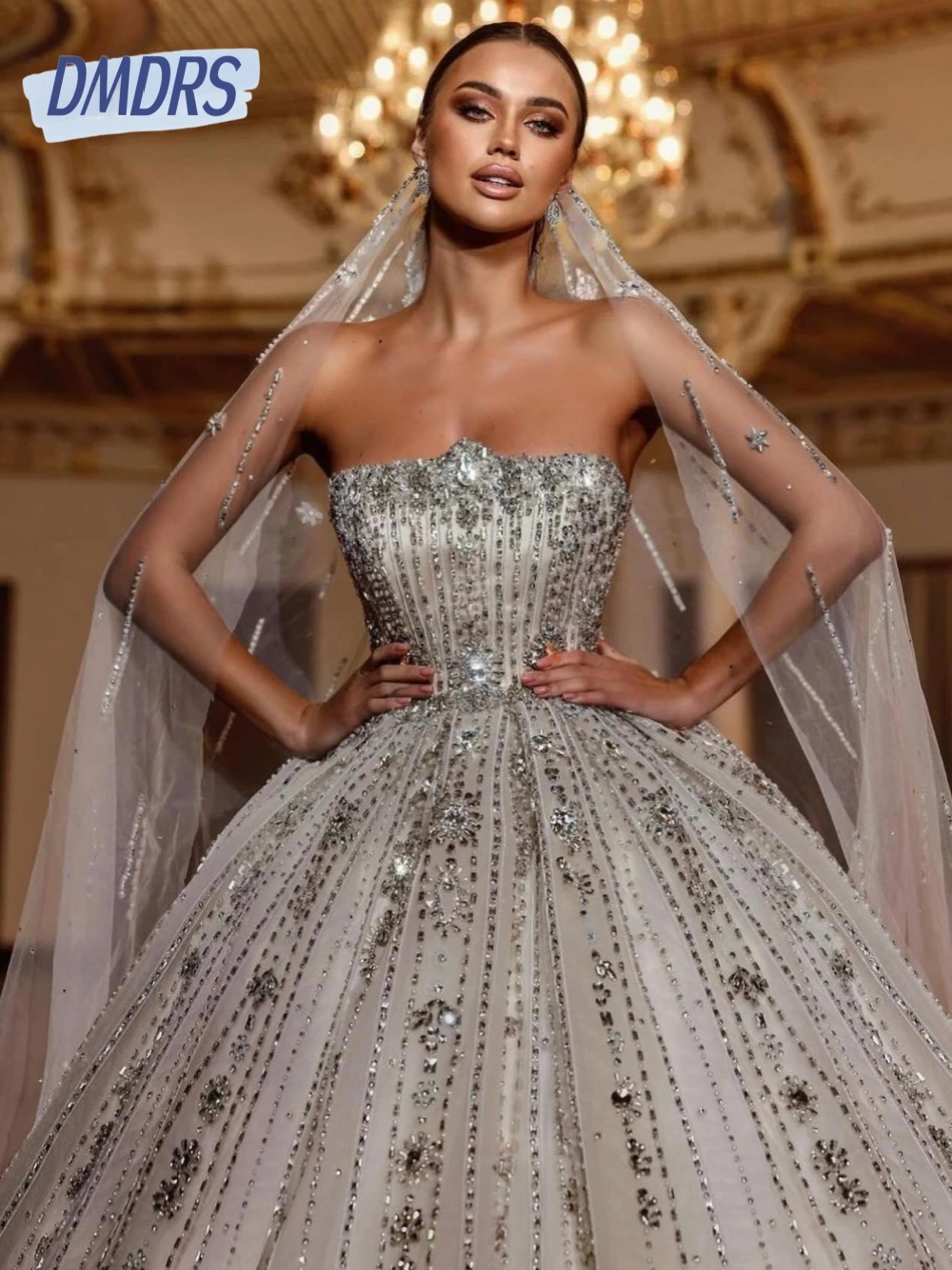 Robe de mariée princesse sans bretelles, avec cristaux, paillettes chics, personnalisée, superbe boule cousue à la main, perles, vêtements pour femmes