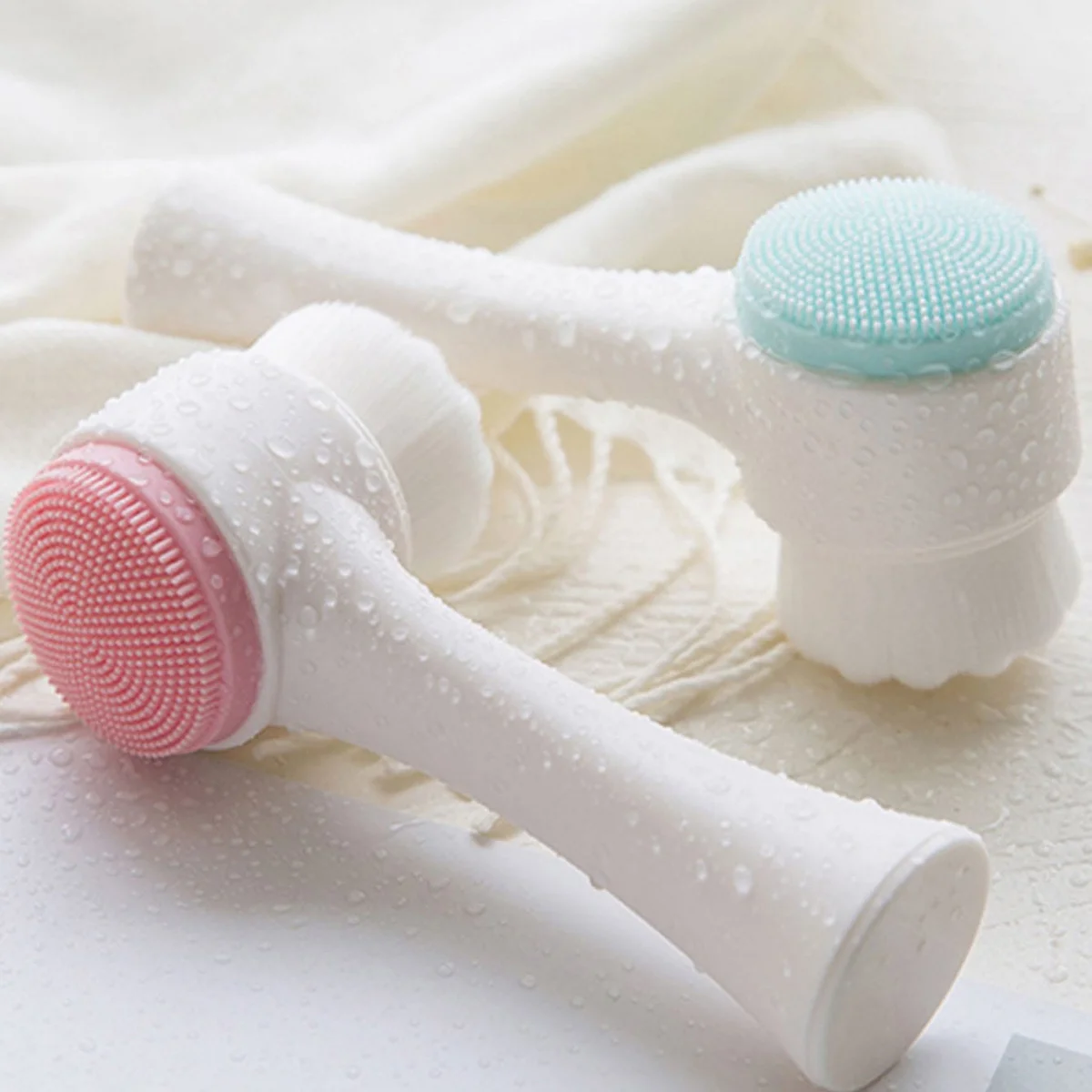 Brosse faciale ultime en silicone double face pour un nettoyage en profondeur et une minimisation des pores