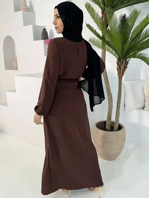 2025 Élégant Coffee Color Abaya Femmes Vêtements Robe Modeste Dubaï Caftan Islam Robe Marocain Femmes Musulmane avec Ceinture Design – Image 4