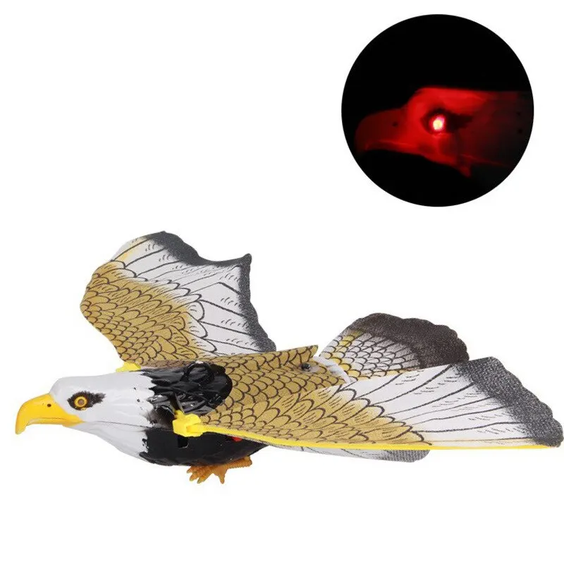 1Pcs Électrique Flying Eagle Électronique Pet Jouet Rotatif Simulation Oiseau Volant Avec Musique Légère